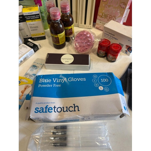 7099 - BAG OF ASSORTED HEALTH & BEAUTY PRODUCTS INCL. VINYL GLOVES