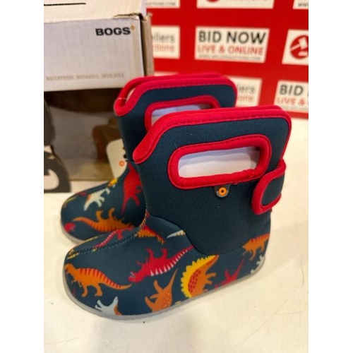 8006 - BOGS WARERPROOF BOOTS, CHILDRENS, UK 9, NEW