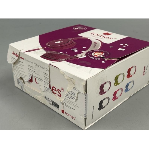 8070 - TONIES  FOLDABLE HEADPHONES PURPLE / RRP: 25