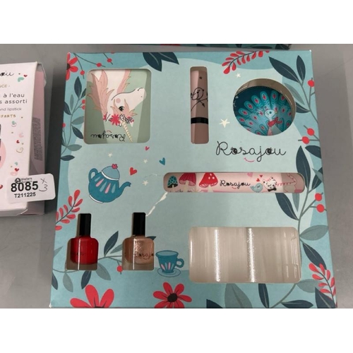 8085 - X3 ROSAJOU INCL. X2 BLUSH MAKEUP SETS & VEGAN NAIL POLISH/LIPSTICK / RRP: 120