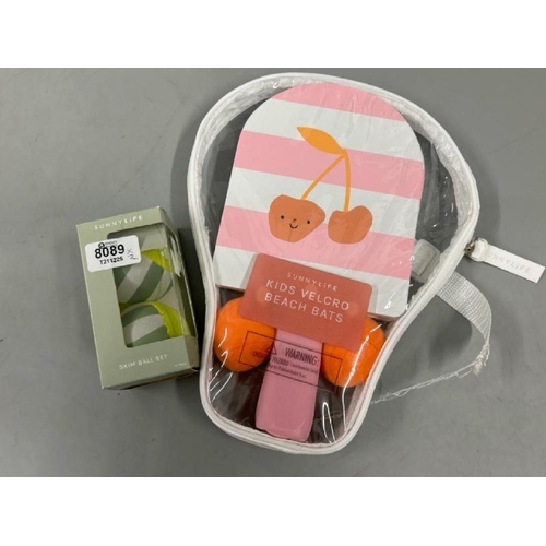8089 - X2 SUNNY LIFE INCL. VELCRO BEACH BAT SET & SKIM BALL SET / RRP: 38