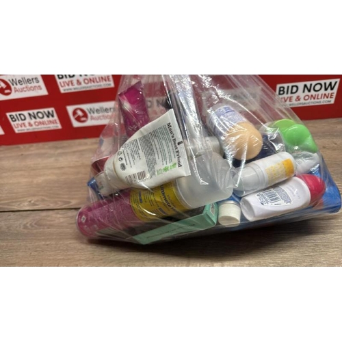 162 - BAG OF COSMETICS