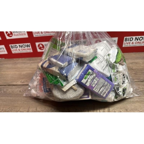 167 - BAG OF HYGIENE ITEMS
