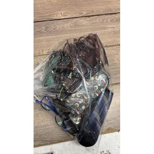 176 - BAG OF PRESCRITPION GLASSES AND CASES