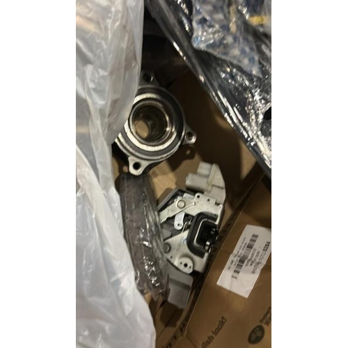 7001 - FERNHURST COLLECTION: AUTO SPARES INC. BRAKE DISCS, BEARING KITS, VAN LIGHTS, BRAKE PADS, MOTORS, AN... 