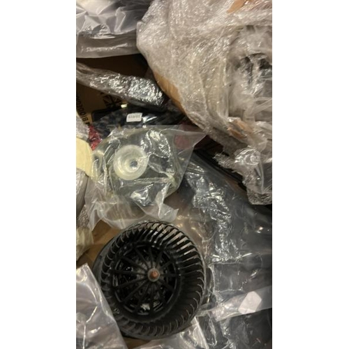 7001 - FERNHURST COLLECTION: AUTO SPARES INC. BRAKE DISCS, BEARING KITS, VAN LIGHTS, BRAKE PADS, MOTORS, AN... 