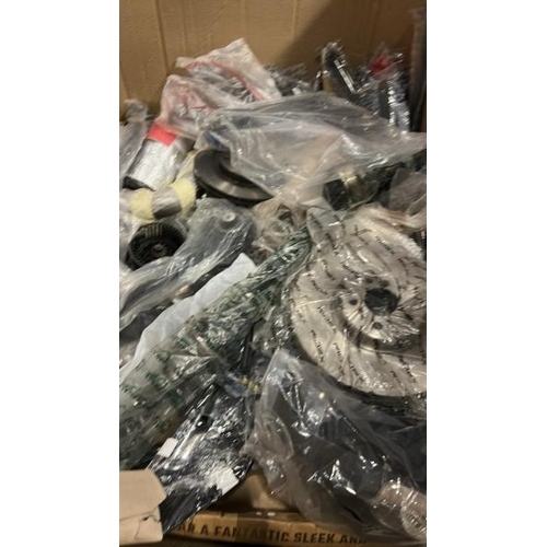 7001 - FERNHURST COLLECTION: AUTO SPARES INC. BRAKE DISCS, BEARING KITS, VAN LIGHTS, BRAKE PADS, MOTORS, AN... 