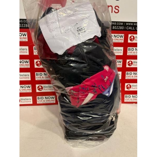 7023 - PRE-OWNED LADIES CLOTHING INC. LIPSY, LOVE ROSES