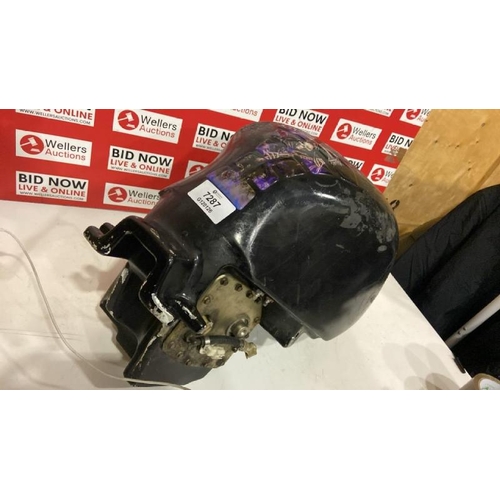 7287 - TRIUMPH FUEL TANK