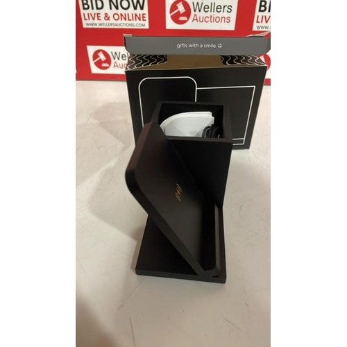 3031 - NEW BOSS BAMBOO MAGNETIC PHONE CHARGER