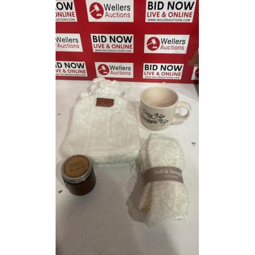 8072 - HOT WATER BOTTLE GIFT SET