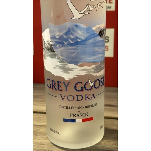 9096 - GREY GOOSE VODKA / 700ML / 40% / NEW, OPEN