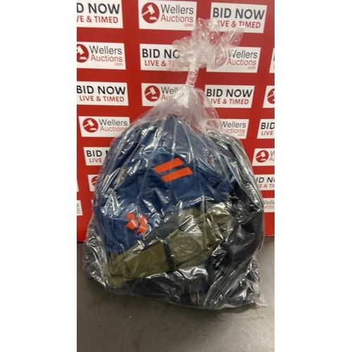 7527 - BAG OF RUCKSACKS INC. THE NORTH FACE