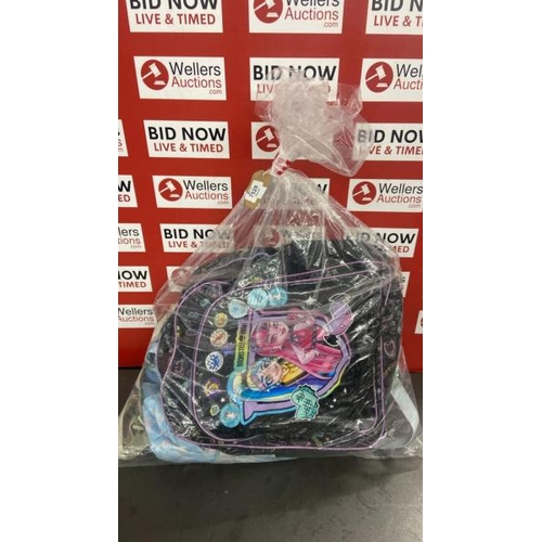 7528 - BAG OF CHILDREN BAGS