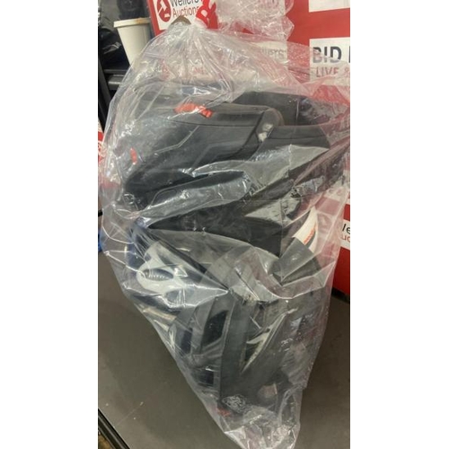 7561 - BAG OF HELMETS