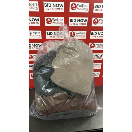 7563 - BAG OF JACKETS