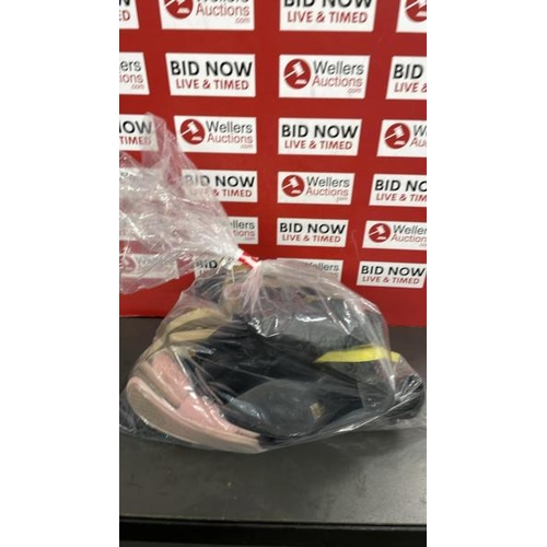 7567 - BAG OF LADIES SHOES