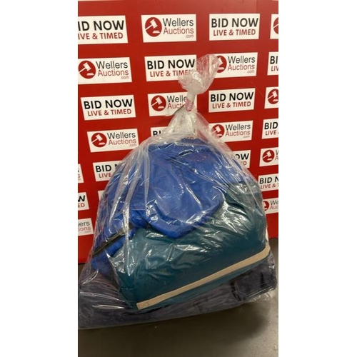 7569 - BAG OF SLEEPING BAGS