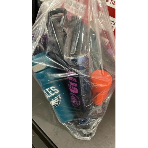 7570 - BAG OF BOTTLES