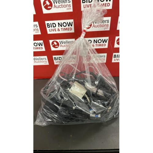 7586 - BAG OF CABLES AND LAPTOP CHARGER