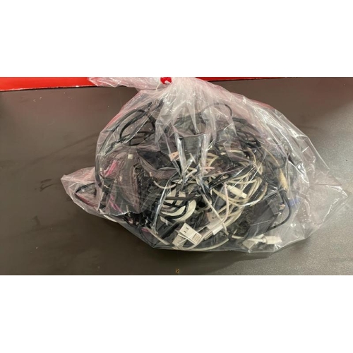 7589 - BAG OF CABLES
