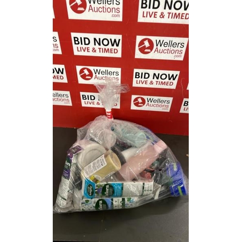 7657 - BAG OF BRAND NEW COSMETICS