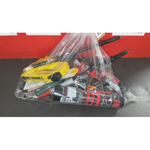 7663 - BAG OF TOOLS