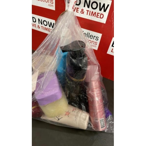 7674 - BAG OF BRAND NEW COSMETICS