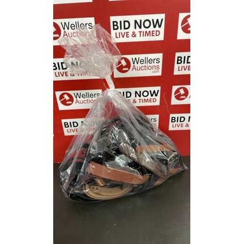Lot 7689      