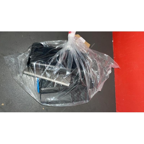 Lot 7720      