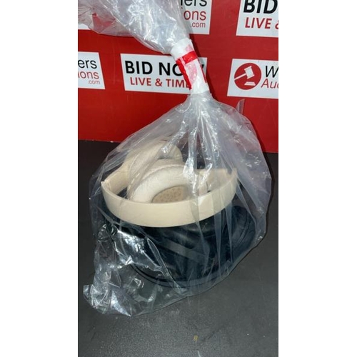 Lot 7724      