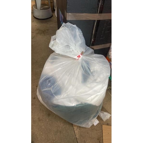 7754 - BAG OF TOWELS AND COVER