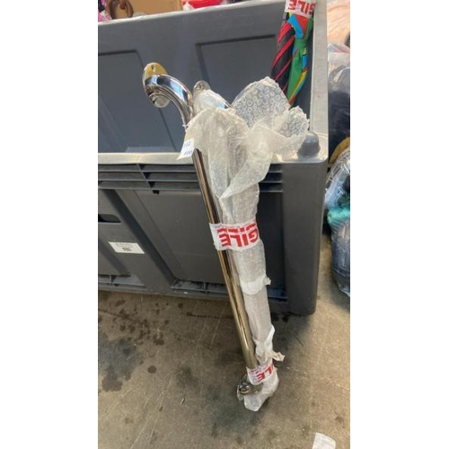 7760 - POLISHED STAINLESS STEEL GRAB RAIL X2