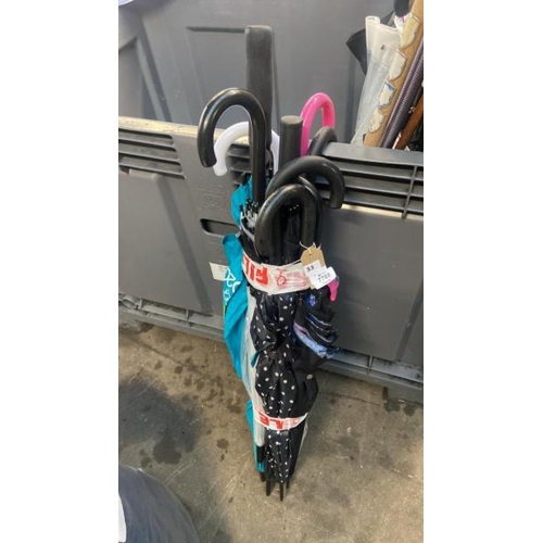 7768 - UMBRELLAS X10