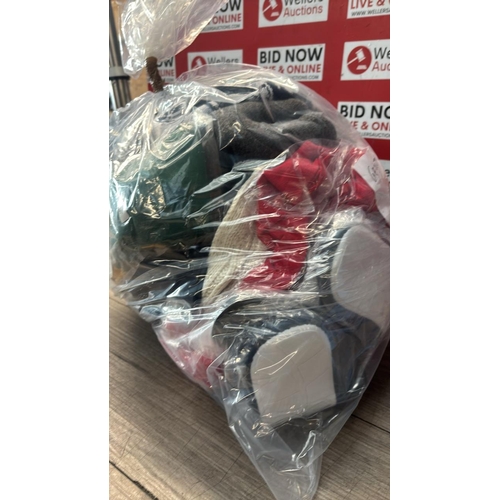 9120 - BAG OF GENTS NEW CLOTHING / G68-G76