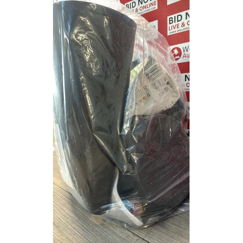 9122 - BAG OF KITCHEN AND HOUSEHOLD ITEMS  / G68-G76