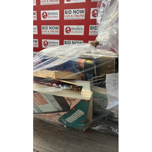 9124 - BAG OF BOOKS / G68-G76