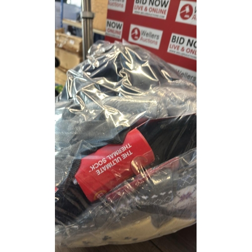 9127 - BAG OF GENTS NEW CLOTHING / G68-G76