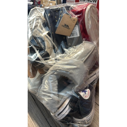 9130 - BAG OF NEW AND USED ODD FOOTWEAR / G68-G76