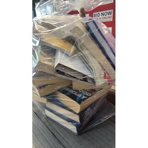 9136 - BAG OF BOOKS / CW