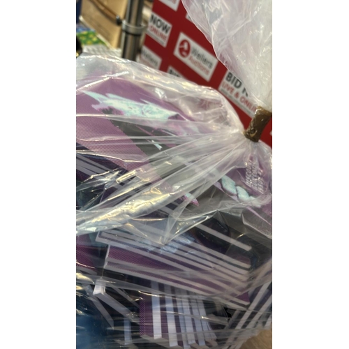 9138 - BAG OF BOOKS / CW