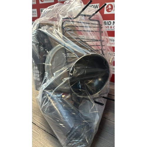 9145 - BAG OF KITCHEN AND HOUSEHOLD ITEMS  / CW