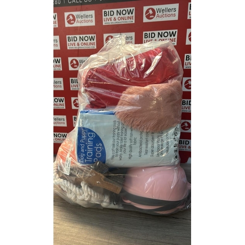 9146 - BAG OF PET RELATED ITEMS / CW