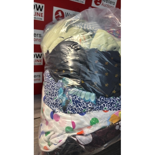 9147 - BAG OF BEDDING AND LINEN / CW