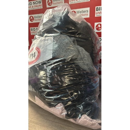 9154 - BAG OF LADIES PRE-OWNED CLOTHING / CW