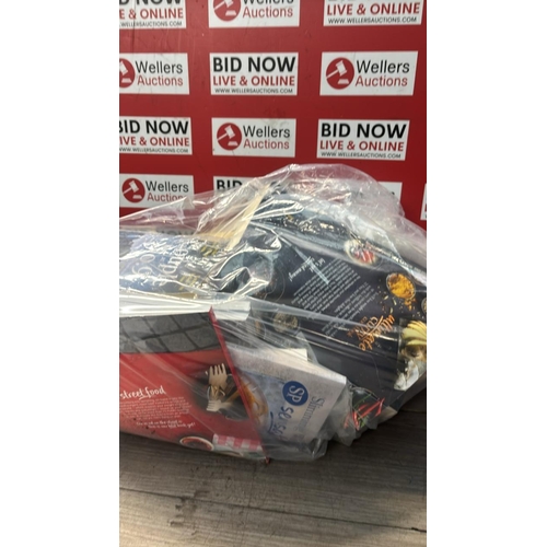 9155 - BAG OF BOOKS / CW