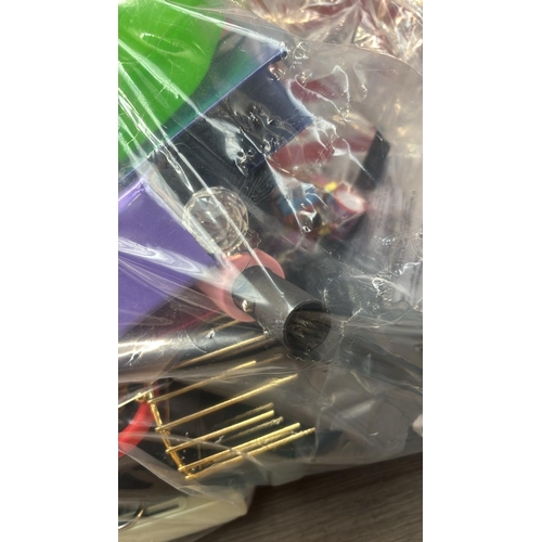 9156 - BAG OF BRIC A BRAC / CW