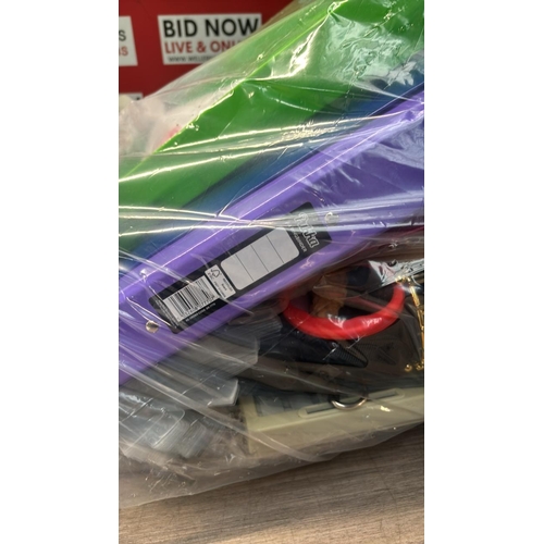 9156 - BAG OF BRIC A BRAC / CW