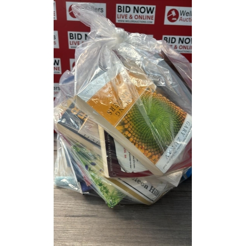 9158 - BAG OF BOOKS / CW