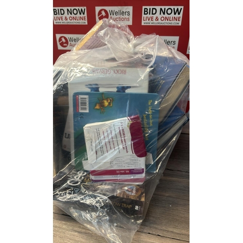 9162 - BAG OF BOOKS / CW